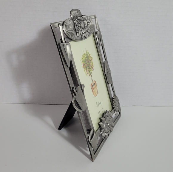 Gorgeous Gardening Theme Pewter Picture Frame NWOB Holds a 4X6 Photo - Picture 3 of 7